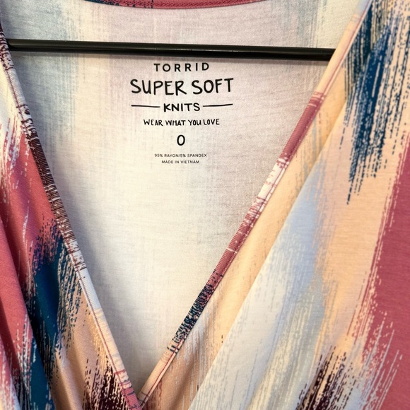 Torrid top - Picture 2 of 4